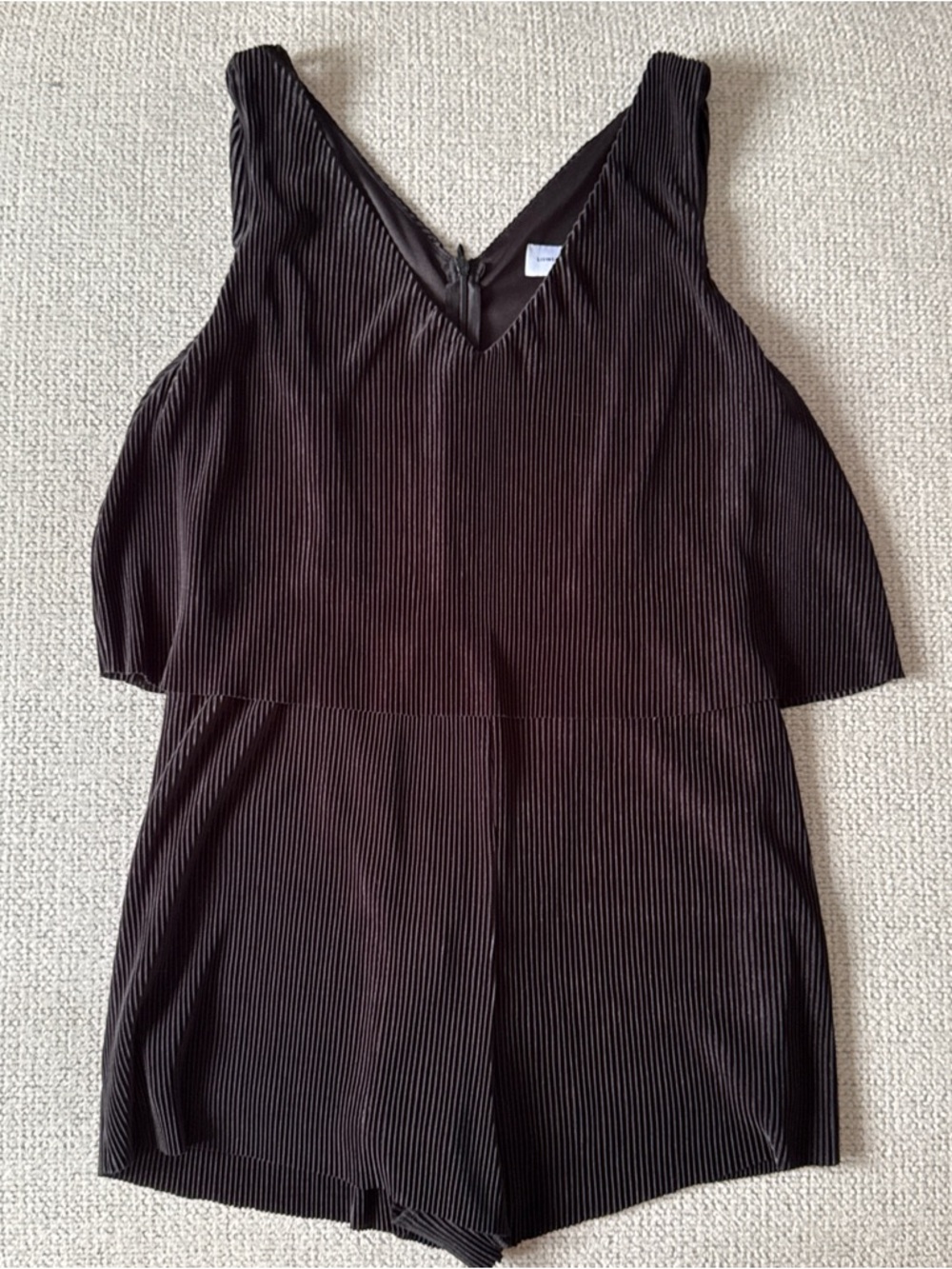 Sleeveless V-Neck Ribbed Black Romper